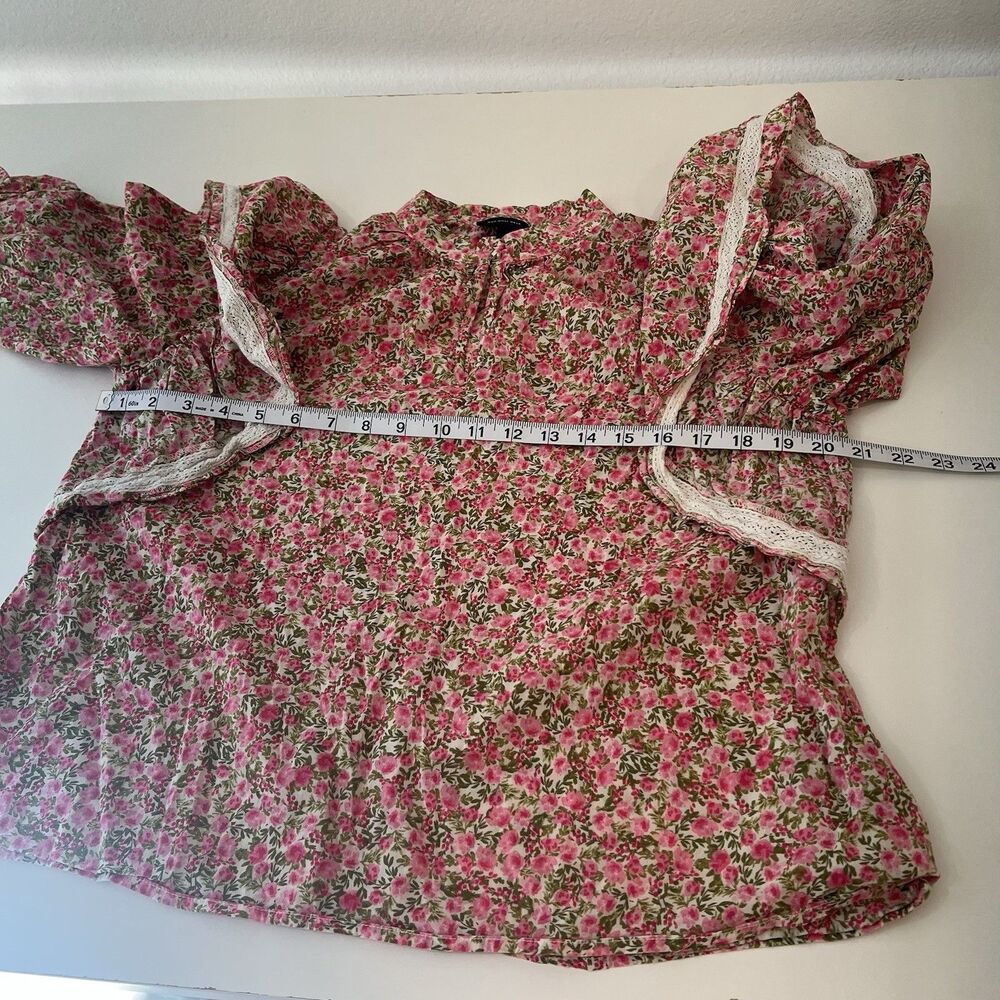 Who What Wear Peasant Romantic Floral Blouse Sz M Pink Cream Puff Ruffle Sleeves - Picture 6 of 7